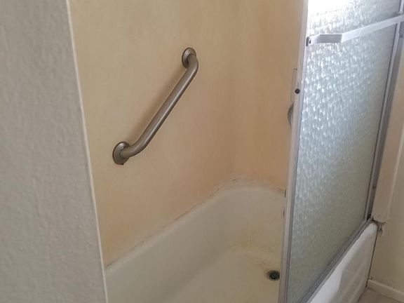 Bath tub.