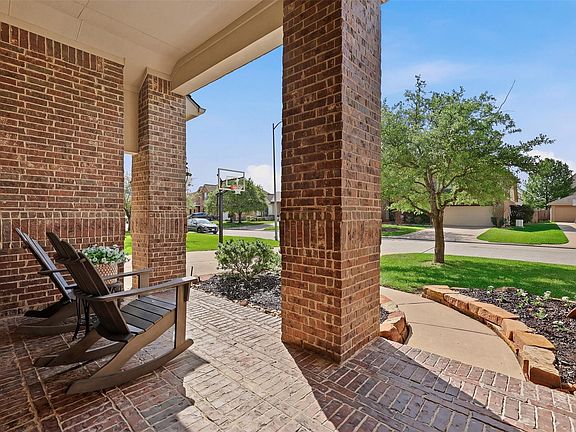 4th image of 6718 Honeycrest Ln