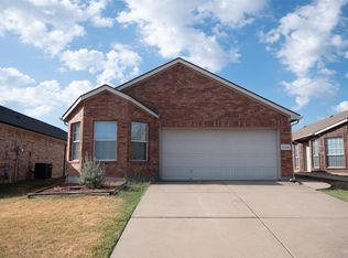 2140 Ingrid Ln, Fort Worth, TX 76131