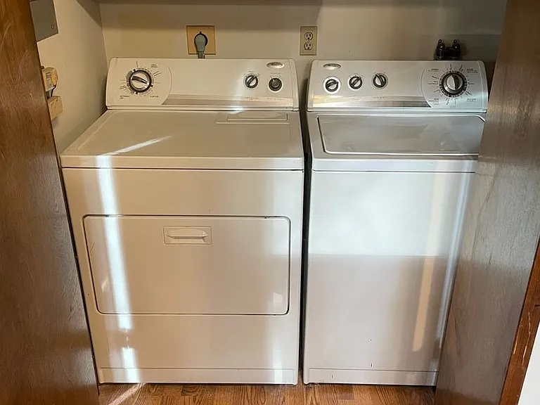 492 East St #25 — Photo 11
