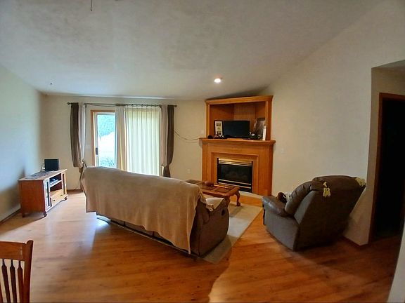 2nd image of 7015 N Hamilton St #7017