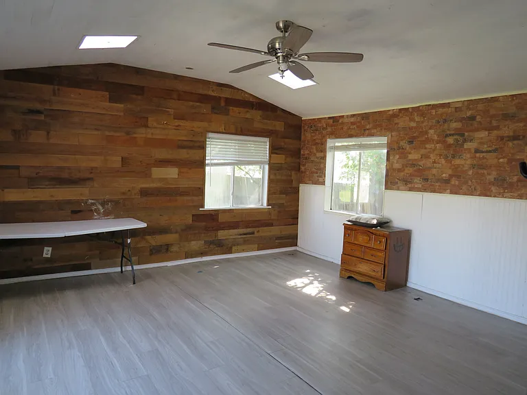 109 King Rd — Photo 15