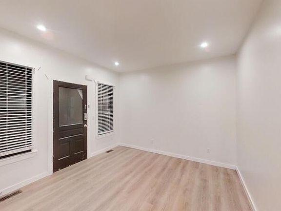 3rd image of 603 E Ann St #3