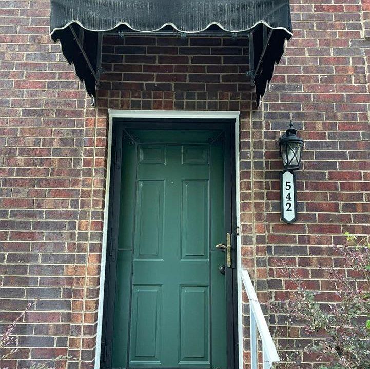 1st image of 542 Creekwood Cir S