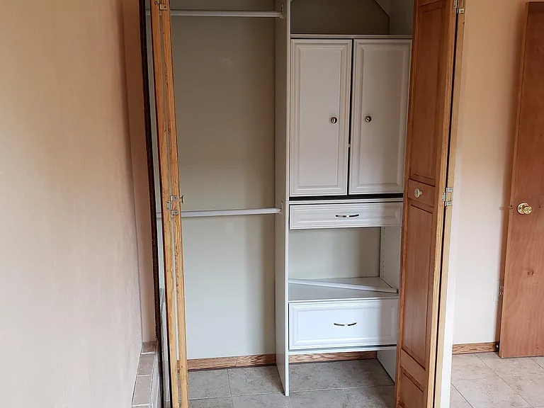4th room closet