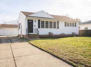 5133 Karen Isle Dr, Willoughby, OH 44094