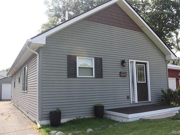 4th image of 5735 Lake Grove Dr