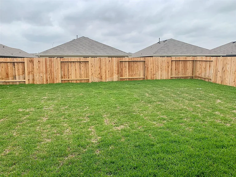 4227 Isoletta Ct — Photo 24