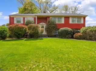 8 Wedgewood Dr, Wayne Twp., NJ 07470