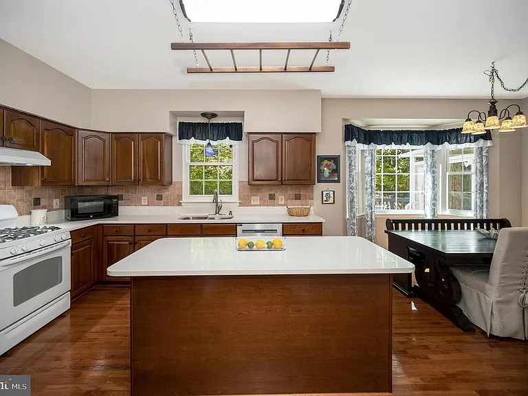 64 Blossom Wood Ct — Photo 7