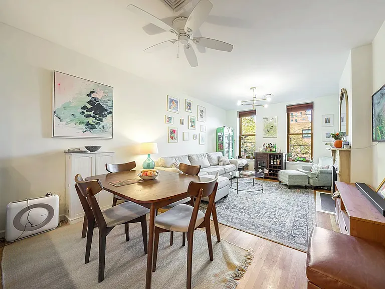 203 Pavonia Ave #3L — Photo 1