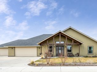 200 Hamilton Dr, Zillah, WA 98953