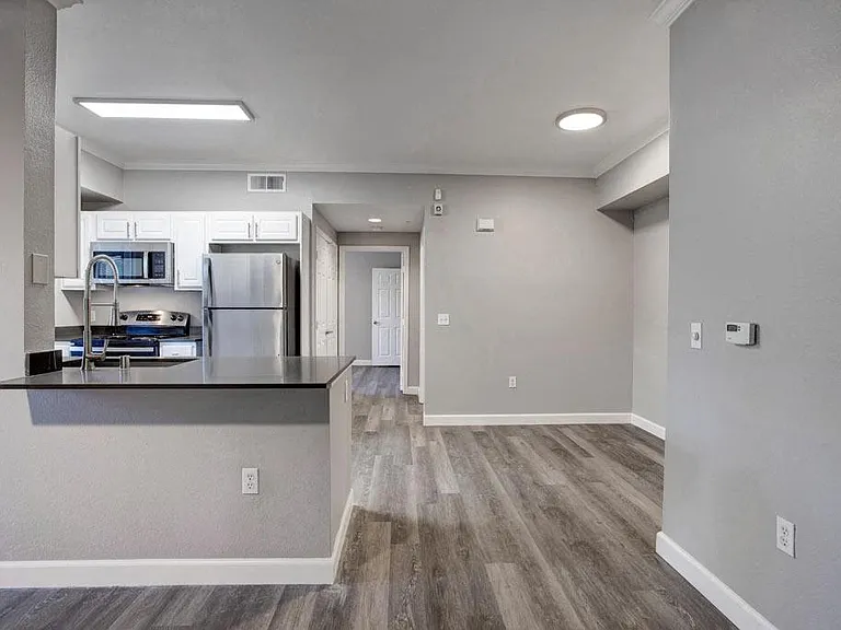 Broadleaf Apartments — Photo 74