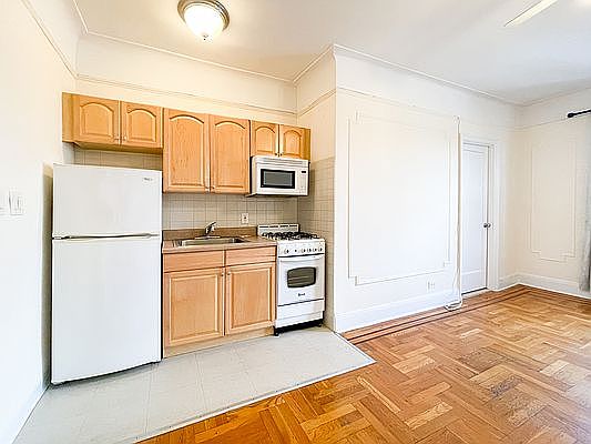3rd image of 43-42 45th St #5R
