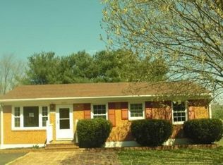 1573 S Pacific Dr, Vinton, VA 24179