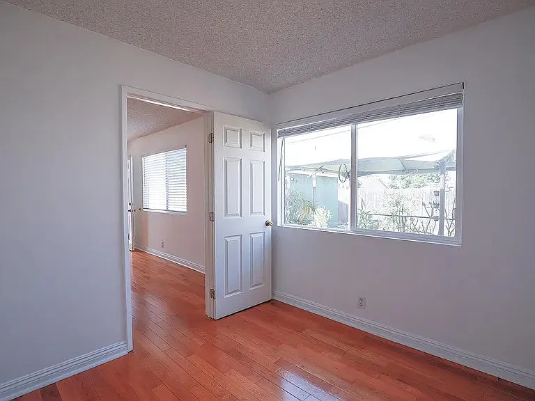 21439 Wardham Ave — Photo 16