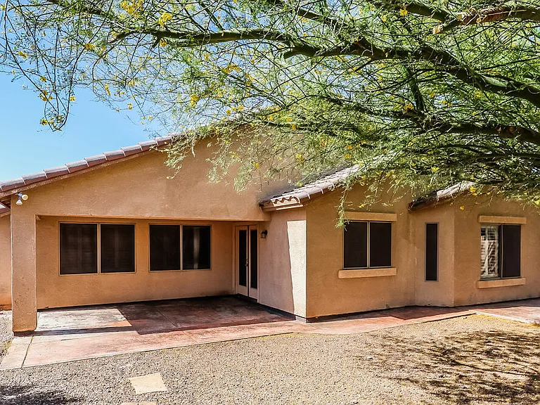 25644 W Magnolia St — Photo 16