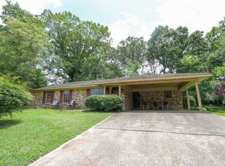 1009 Evelyn Dr, Tupelo, MS 38801