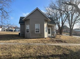 114 W Depot St, Huntsville, MO 65259