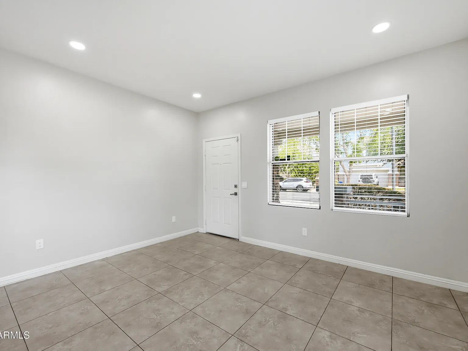 3 bed, 2.5 bath, 1856 sqft, $2,095 — Photo 3
