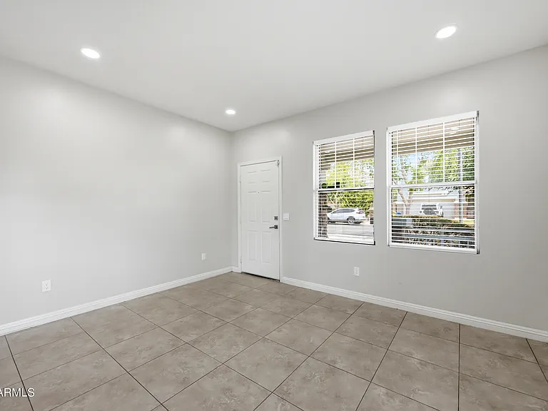 1330 S 121st Dr — Photo 3