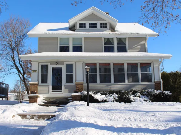 308 Summit St, Wall Lake, IA 51466