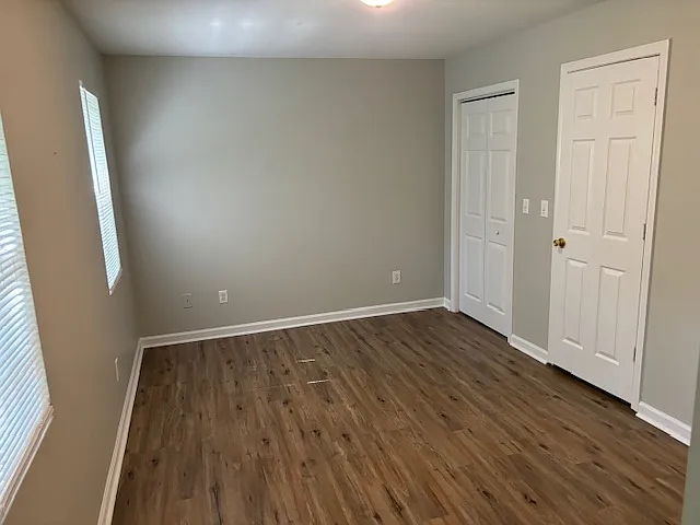 Hilltop Apartments — Photo 3