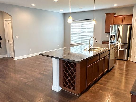 3rd image of 1170 Looking Glass Ln