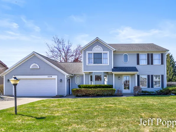 2256 Stowevalley Dr SE, Kentwood, MI 49508