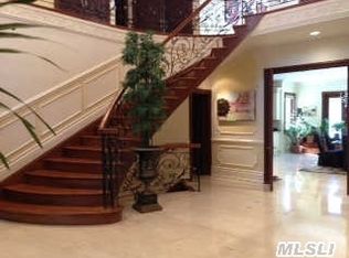 48 Arleigh Rd, Great Neck, NY 11021