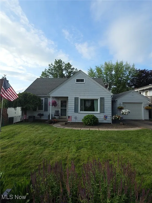 1730 Vine St photo 1