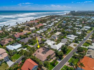 202 Colony Rd, Jupiter Inlet Colony, FL 33469