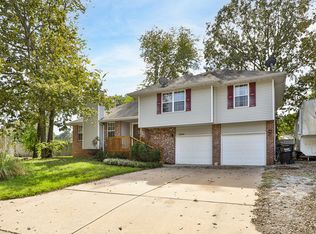 3464 W Winchester Rd, Springfield, MO 65807