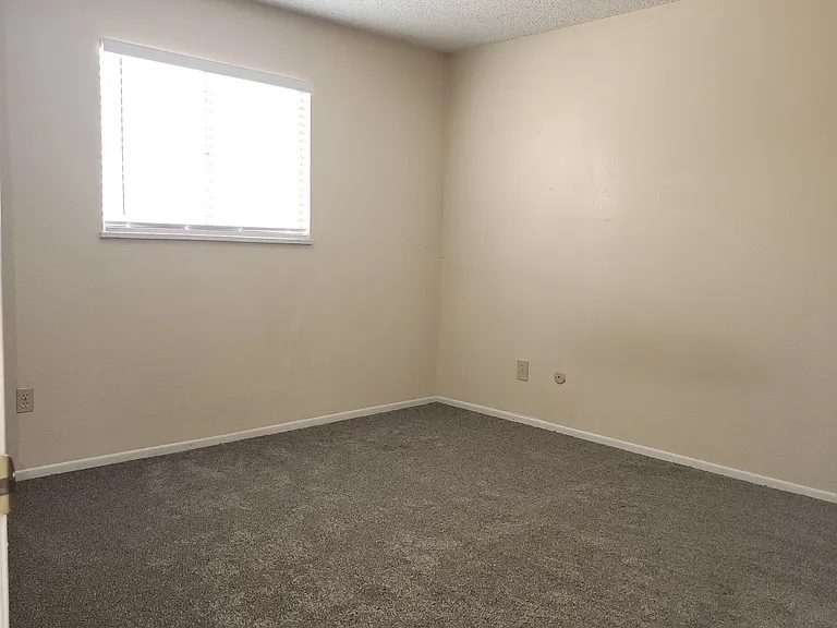 1025 Delaware Dr #3 — Photo 7