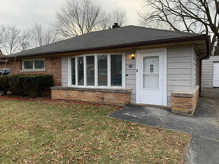 142 Peach St — Photo 1