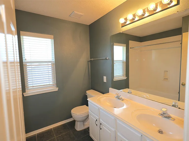 4810 Zachary Ln — Photo 28