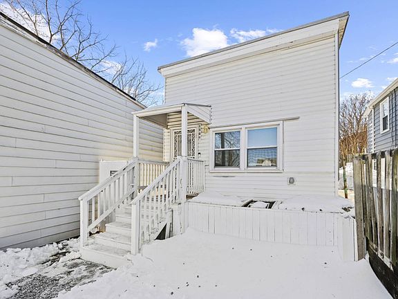 2nd image of 1509 Locust St