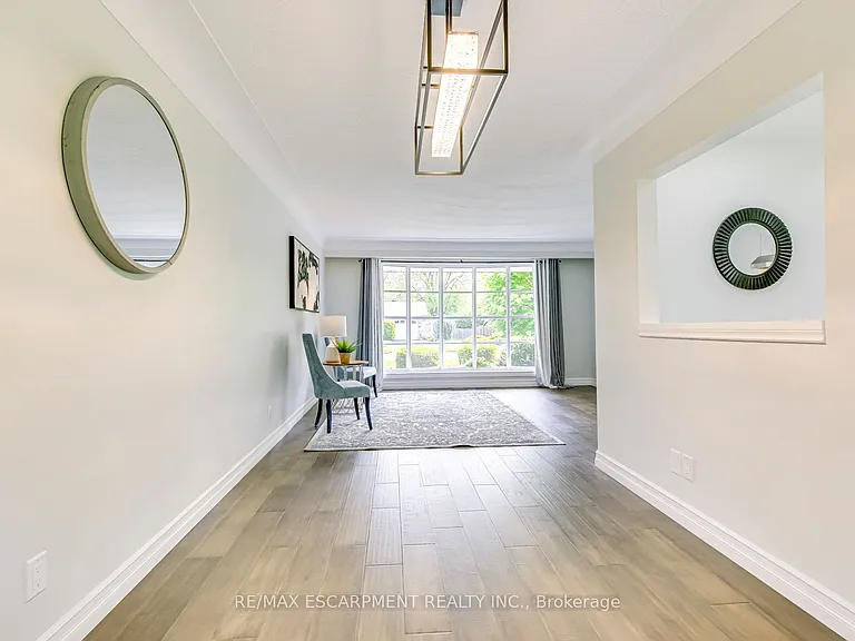 356 Dunlop Cres — Photo 10