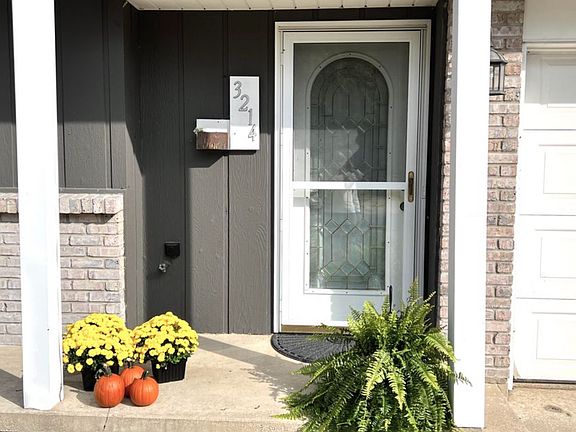 2nd image of 3214 Brookshire Dr SE