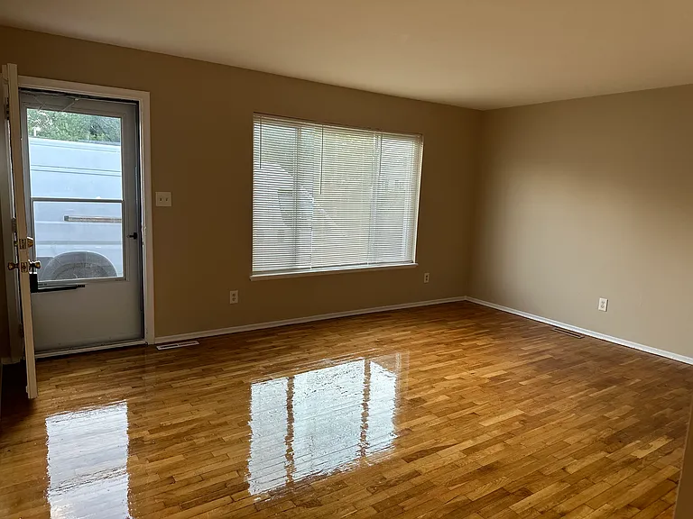 6502 Sally Ct — Photo 7