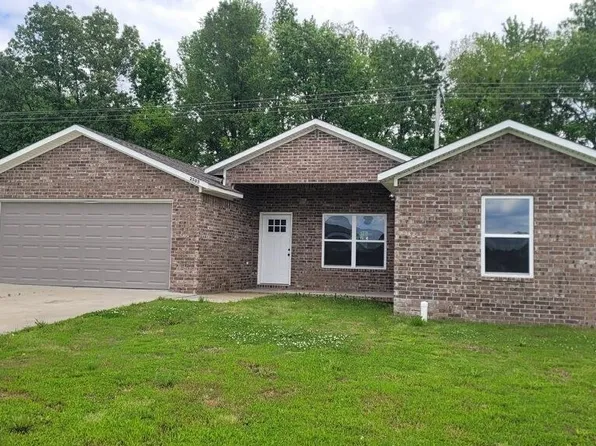 2503 N 1st St, Paragould, AR 72450