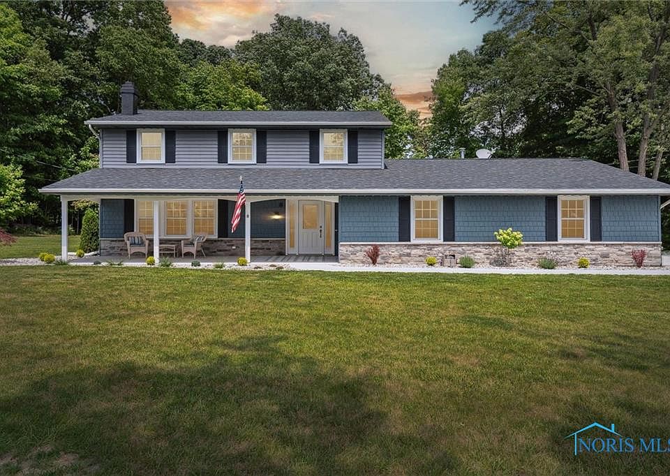 1st image of 8 Martha Ln