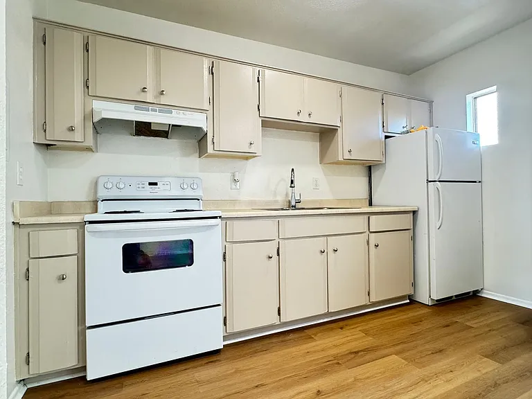 North Central (Stone and Prince), 2 story apartment complex with a/c! — Photo 23