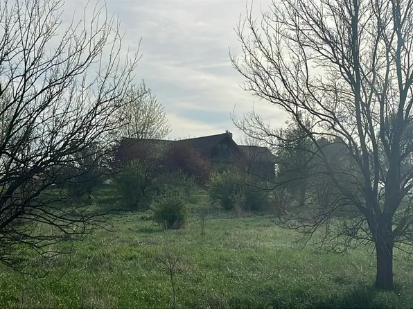 976 Paw Rd, Paw Paw, IL 61353