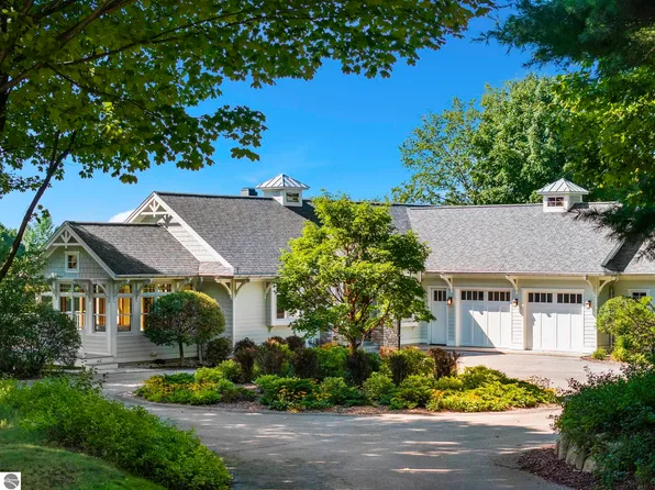 1375 Braebury Way, Traverse City, MI 49686