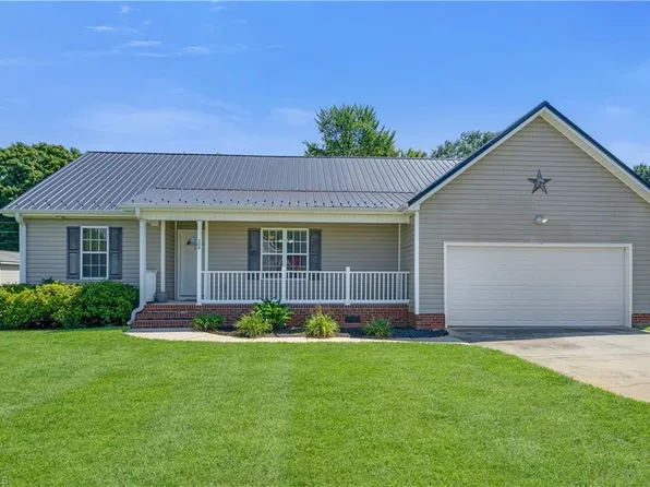 104 Garwood Ave, Boonville, NC 27011