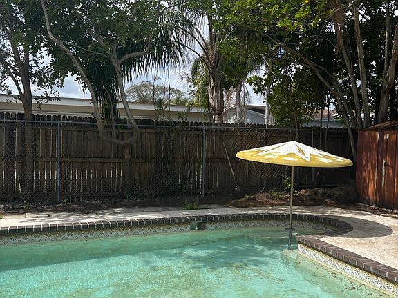 2nd image of 209 NW 79th Terrace