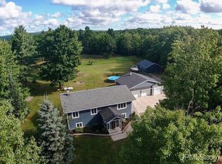 25116 Upper Point Mills Rd, Hancock, MI 49930