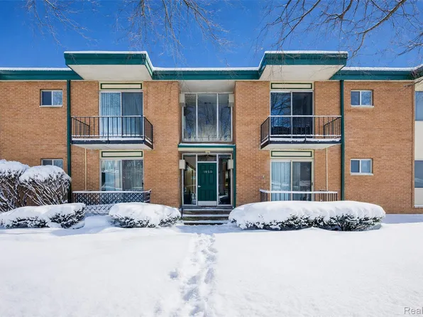 1850 Axtell St Unit 2, Troy, MI 48084