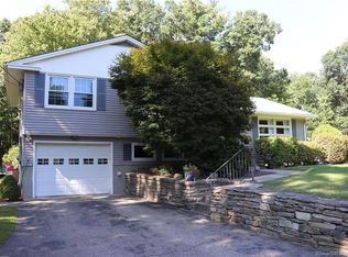 6 W Highland Rd, Mansfield, CT 06250